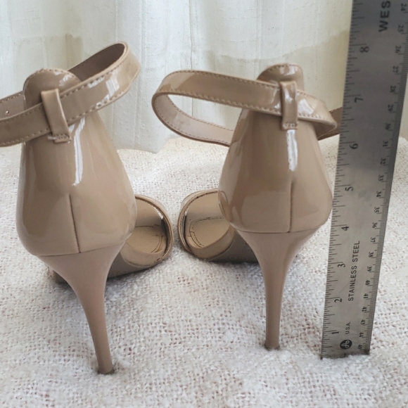 Mossimo taupe patent vegan leather stilettos withankle straps, size 9.5 - Picture 3 of 4
